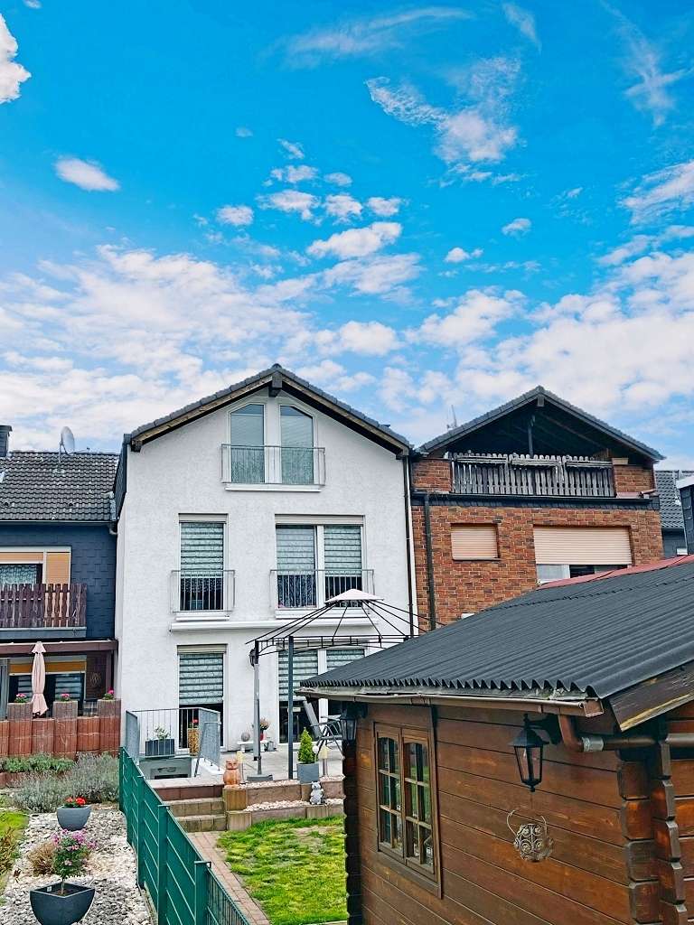 Schönes Ein-bis-Zwei-Parteien Haus, 45663 Recklinghausen, Reihenmittelhaus